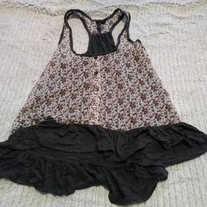 Ruffle bottom tank top. Free with 5/25 bundle